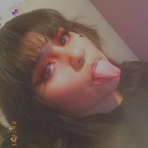 Meet your Posher, Esmeralda